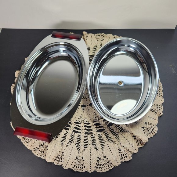 Gourmates by Glo-Hill Covered Dish with Bakelite Handles and Knob Servin… - Picture 7 of 10